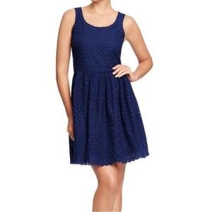 Old Navy Size 8 Blue Eyelet Fit Flare Lined Midi Dress Sleeveless‎ Embroidered